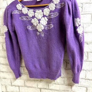 Vintage Purple Lambswool Granny Sweater with Floral Accents 80’s